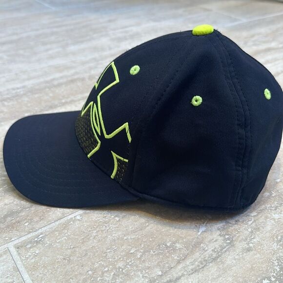 Under Armor black baseball cap – size small - Picture 4 of 7